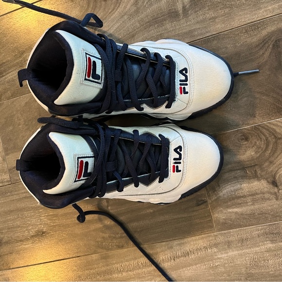Fila women’s basketball sneakers - Picture 4 of 5